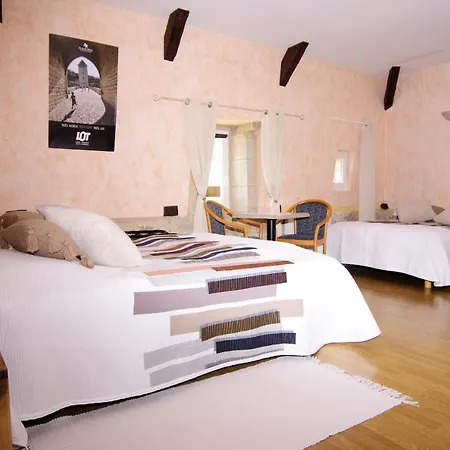 Le Domaine De L'escadasse Penzion