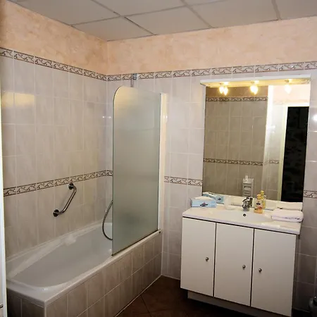 Le Domaine De L'escadasse Penzion