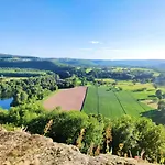 Le Domaine De L'escadasse בית הארחה Faycelles