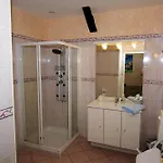 Le Domaine De L'escadasse בית הארחה