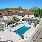 Le Domaine De L'escadasse בית הארחה 3*